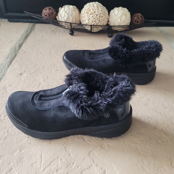 Size 6 Bzees Golden Zip Arch Support Black Suede Faux Fur Trim Women's Booties - Picture 4 of 7
